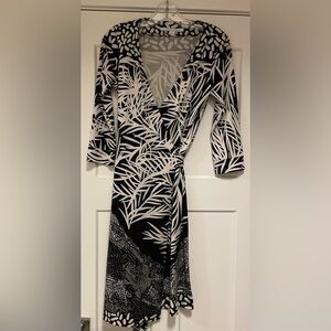 Diane Von Furstenberg Elegant Black and White Patterned Wrap Dress